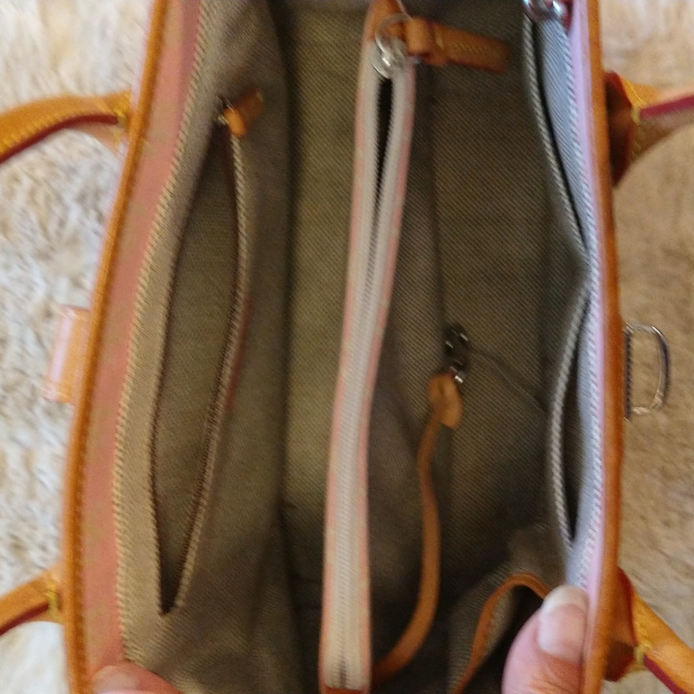 Dooney & Bourke Pink & Tan Signature Tote  - smoke smell - Reposhing - Picture 6 of 9